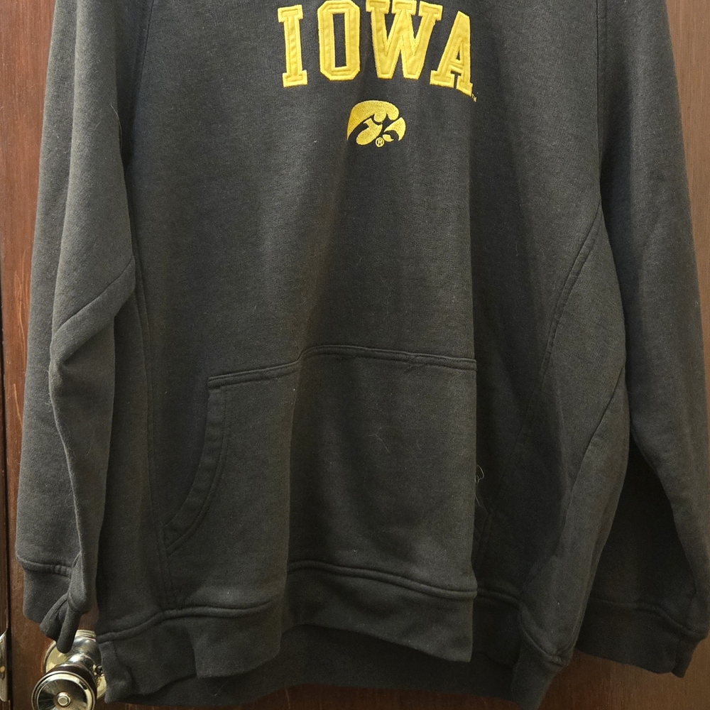 Nike Men's Gray and Yellow Crewneck Sweater